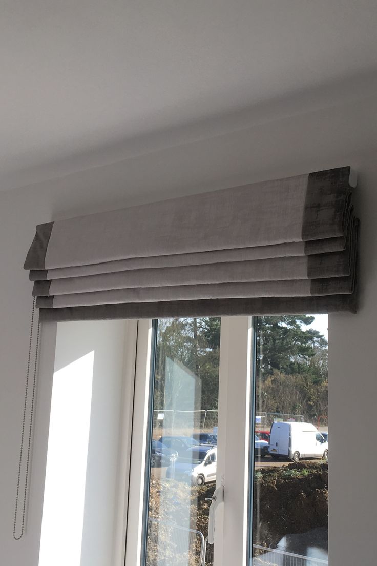 Roman Blind with Border