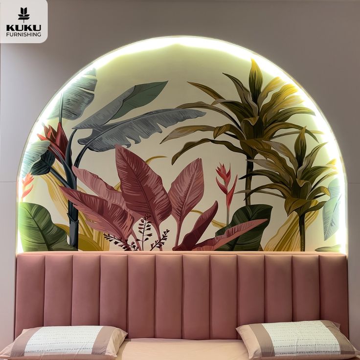 Tropical vibes and customised wallpaper, illuminated by enchanting lights!